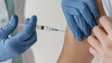La campagne de vaccination au Maroc 50% plus rapide que l'Allemagne (W.Lawrence)