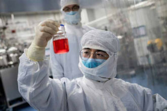 Virus: en Chine, un &ldquo;vaccin&rdquo; se fabrique déjà à grande échelle