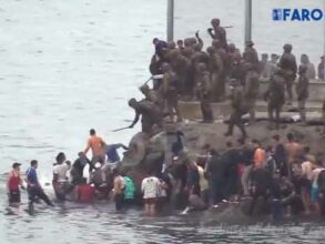 Vidéo: Des soldats espagnols jettent des migrants dans la mer