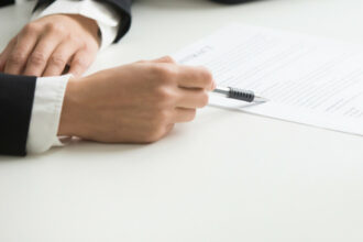 Crédit. Obliger le client à renoncer à son droit de rétractation est une pratique abusive