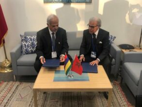 Bank Al-Maghrib signe deux conventions de coopération avec Bank of Mauritius