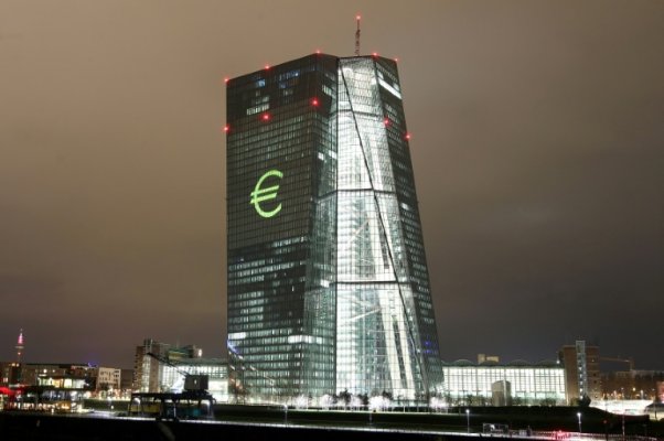 La Banque centrale européenne réduit l'ampleur de son soutien à l'économie