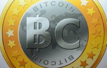Le bitcoin poursuit son envolée au dessus des 15.000 dollars