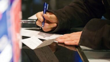 Chèques irréguliers: CreditInfo Checks gèrera la centrale d’information des entreprises