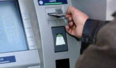 En 2019, le paiement par carte progresse mais reste loin derrière le retrait de cash