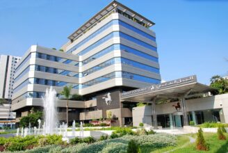 BCP : le résultat net part du groupe recule de 60% en 2020