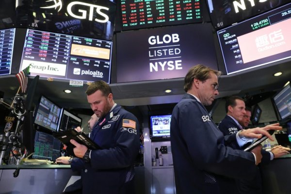 Wall Street freinée par des résultats en demi-teinte