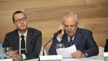 Med Paper tombe entre les mains de la famille Sefrioui, la CDG se retire