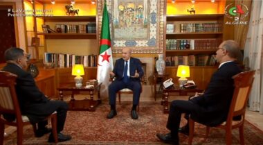 Le président algérien promet un &ldquo;grand retour&rdquo; de l'Algérie sur la scène internationale