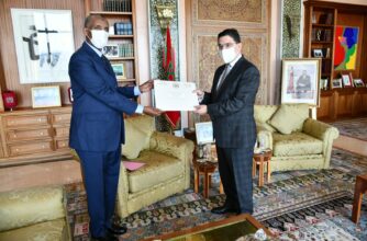 De nouveaux ambassadeurs présentent à Bourita les copies figurées de leurs lettres de créance
