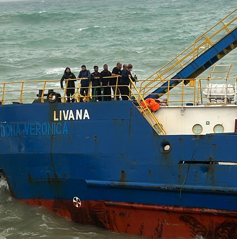 Navire échoué à M'diq : l'Etat saisit la Justice pour une opération urgente