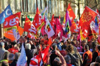 Blocages et perturbations partout en France contre la réforme des retraites