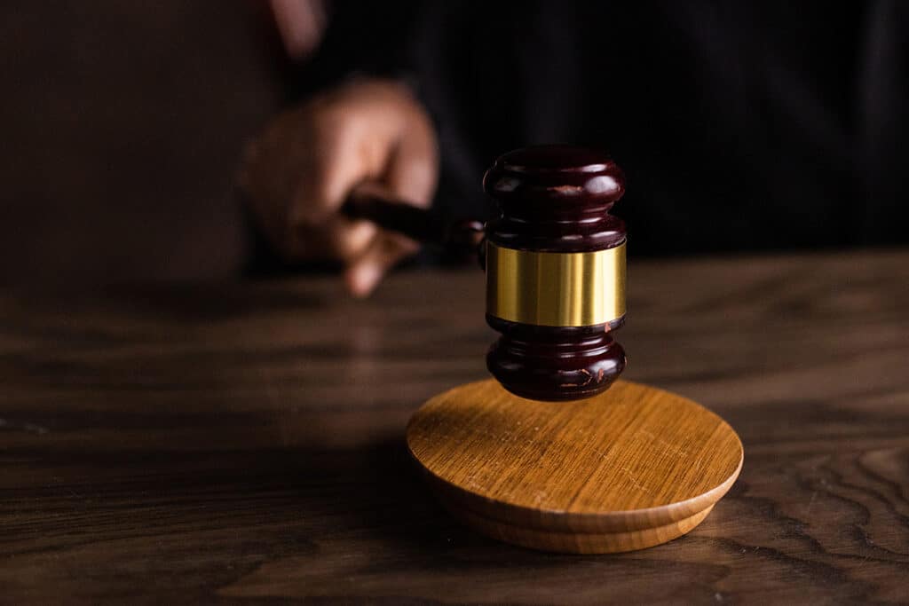 Élus face à la justice : de récentes poursuites et condamnations s’ajoutent à la liste