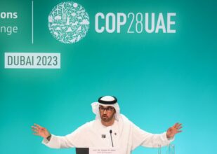 COP 28 : adoption d'une décision historique pour une &ldquo;transition&rdquo; vers l'abandon des énergies fossiles
