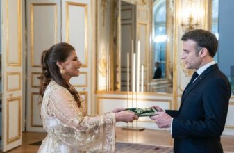 Samira Sitail présente ses lettres de créance à Emmanuel Macron