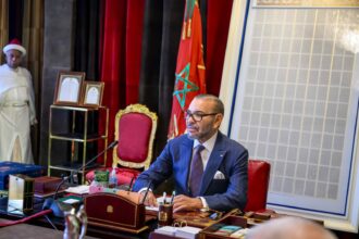 Le Roi opéré avec succès de l'épaule après une chute au sport