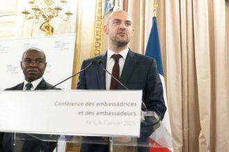 La France annonce des &ldquo;mesures de restriction de circulation à l'égard de certains dignitaires algériens&rdquo;