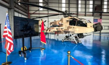 Cérémonie de réception de six hélicoptères Apache AH-64E à la base aérienne de Salé