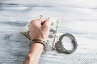Réformes judiciaires et affaire des faux diplômes : la lutte anticorruption fragilisée