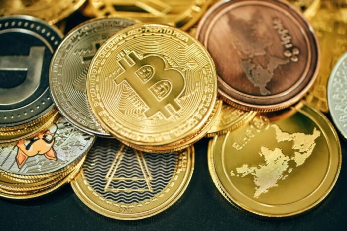 Bitcoin, cryptoactifs, cryptomonnaie, marché haussier, 123.000 dollars, ETF Bitcoin, consolidation, dollar, volatilité, analyse technique, actifs alternatifs, 15 juillet 2025