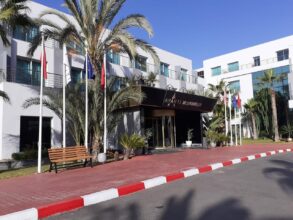 Avanti Hotel Mohammedia : premières tensions sociales après la reprise par Remax Immo