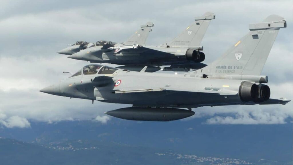 L’introduction du Rafale dans un exercice bilatéral avec la France rouvre le débat sur une éventuelle acquisition marocaine de cet appareil.