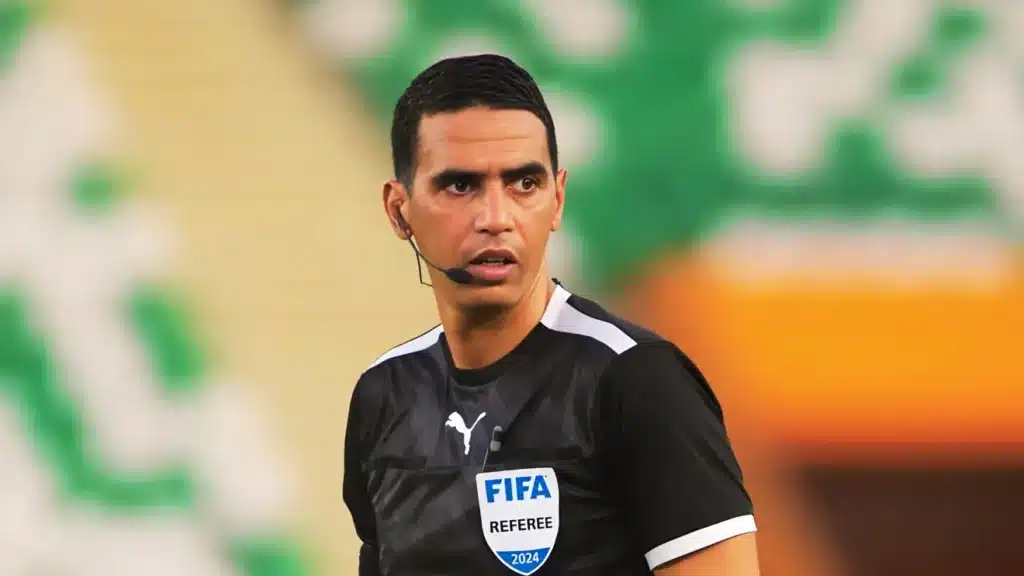 Cinq arbitres marocains retenus par la CAF pour officier lors de la CAN 2025
