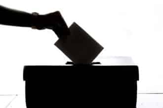 Vous êtes jeune et vous voulez être candidat aux législatives : voici ce que vous devez savoir