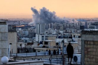Téhéran, ville fantôme sous les bombes
