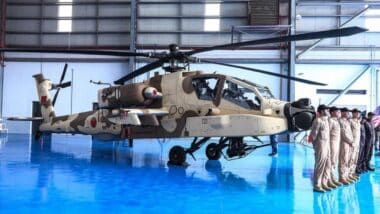 Un nouveau lot de 6 appareils AH-64E Apache prêt à être acheminé vers le Maroc