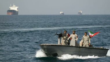 Iran : après une brève réouverture, retour à des restrictions strictes dans le détroit d’Ormuz