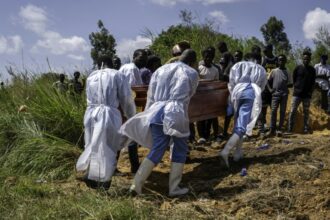 Ebola: l'épidémie est &ldquo;extrêmement grave&rdquo; selon le chef de l'OMS, attendu mardi en RDC