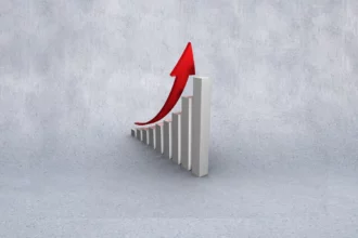 Despite a challenging environment, Lekjaâ forecasts 5.3% growth and a deficit cut to 3%