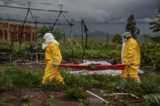 Ebola : dix pays africains risquent d'être touchés par l'épidémie, trois nouveaux cas confirmés en Ouganda