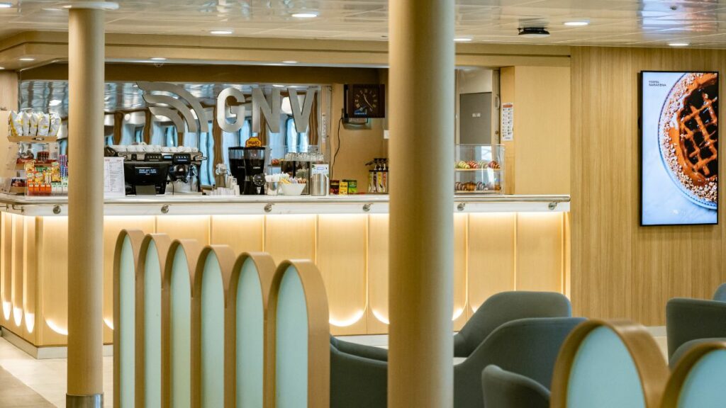1.700 passagers et 426 cabines : GNV baptise à Tanger son navire Aurora le plus moderne