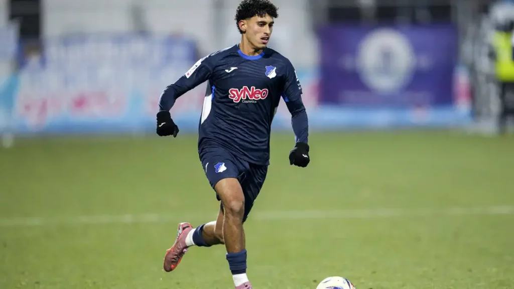 Ayoube Amaimouni, ailier marocain de l’Eintracht Francfort convoqué avec les Lions de l’Atlas pour la Coupe du monde 2026